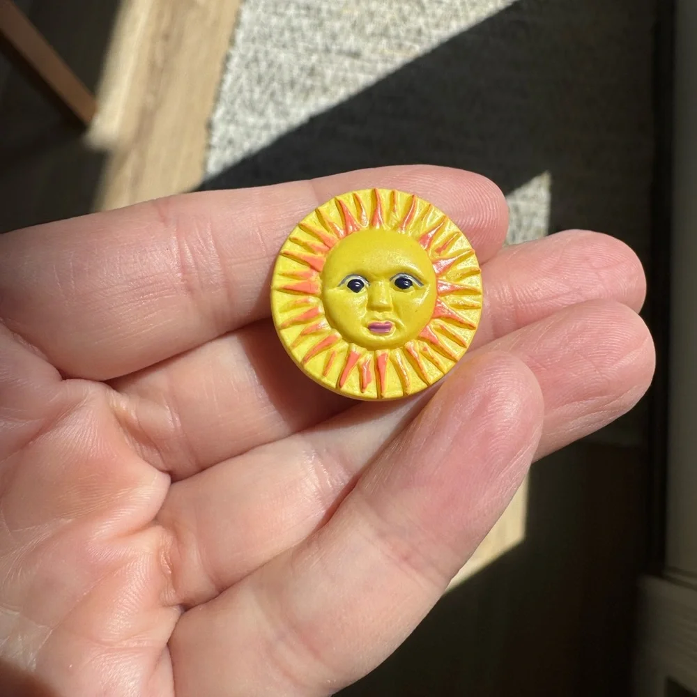 Vintage Sunshine Buttons - Picture 2 of 3